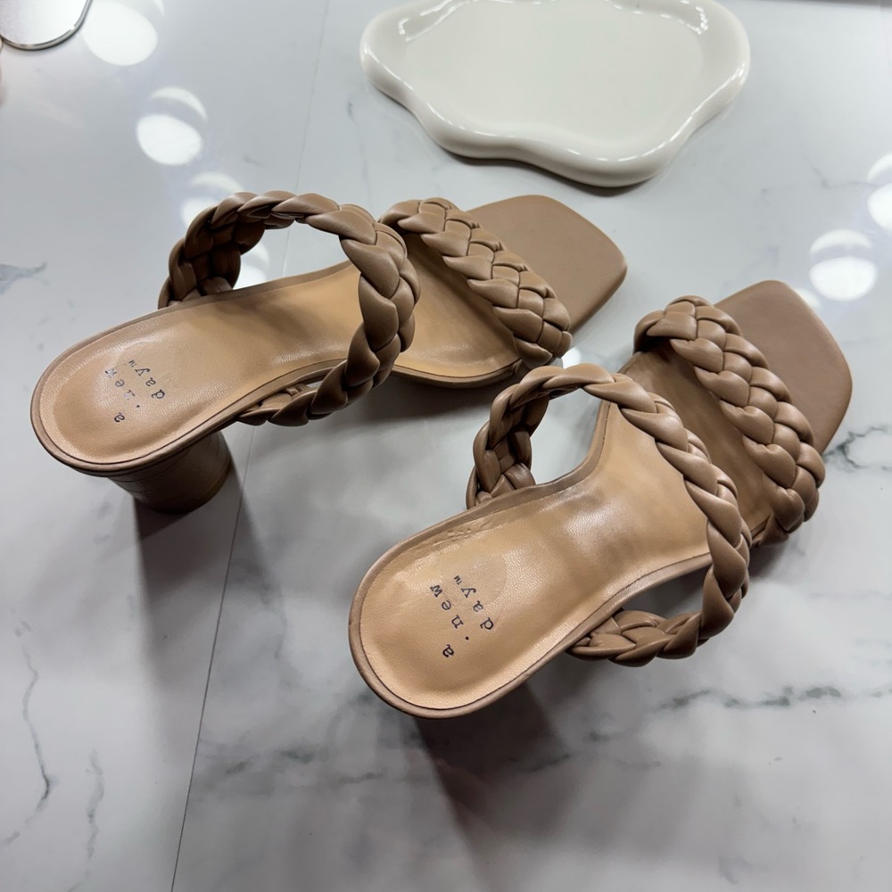Heels - Picture 3 of 7